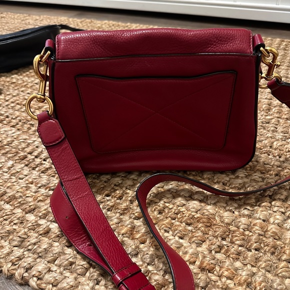 Marc Jacobs cranberry crossbody purse - Picture 3 of 11